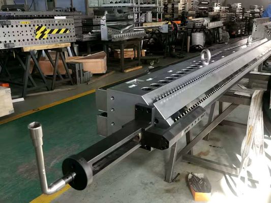 Tête de moule de feuille d'extrusion HDPE PP durable de 850 mm pour les besoins personnalisables