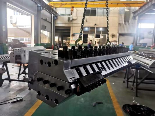 Tête de moule de feuille d'extrusion HDPE PP durable de 850 mm pour les besoins personnalisables