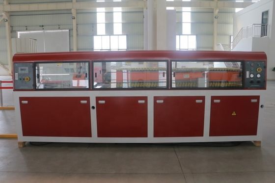 55 kW de puissance Yuhao machine d'extrusion de panneaux de porte en PVC pour la production de profilés en PVC par SIEMENS