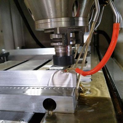 600mm PP moulage soufflé avec une plaque de spinneret blanche machine à tissu non tissé soufflé