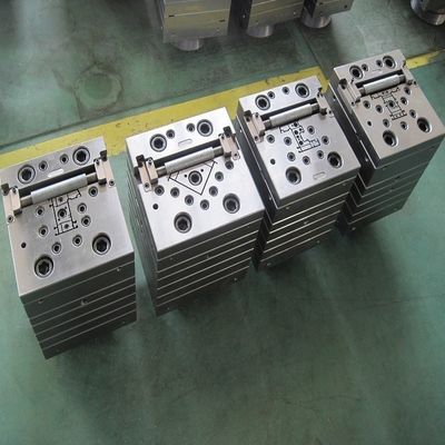 Conception de profilés en PVC et de moules d'extrusion en plastique pour fenêtres en UPVC