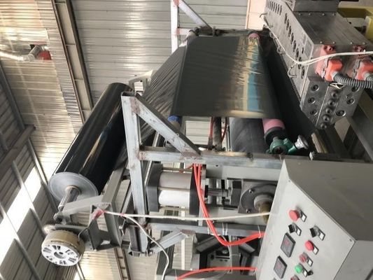 Technologie de la ligne de production d'extrusion de carreaux de toiture en PVC pour la fabrication de tôles de toiture