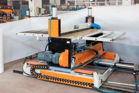 Technologie de la ligne de production d'extrusion de carreaux de toiture en PVC pour la fabrication de tôles de toiture
