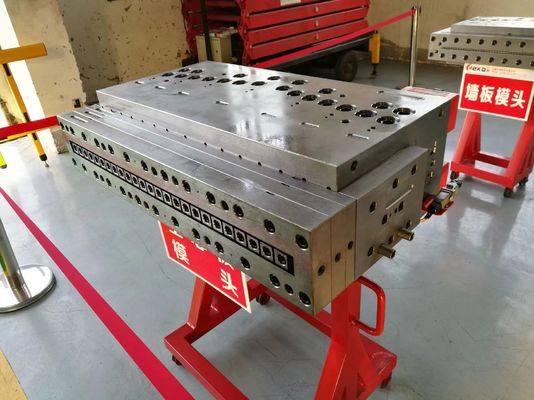 Fabricant professionnel de moules pour l'extrusion de portes creuses en WPC/UPVC Largeur de 1000 mm