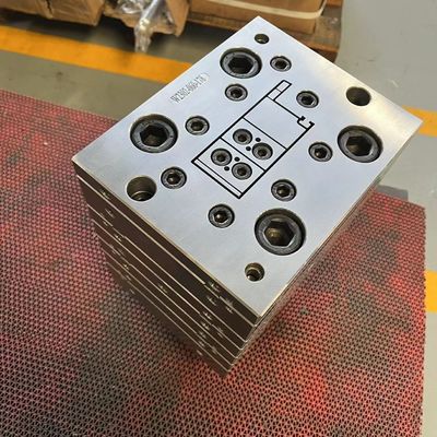 Moulures de profilés de fenêtres par extrusion en PVC 3Cr17 pour machines de fabrication de portes et de fenêtres en UPVC