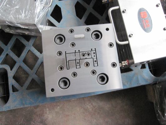 Profil de cadre de fenêtre en PVC Extrusion de moule de moulage Outils EKO pour une productivité et une efficacité élevées