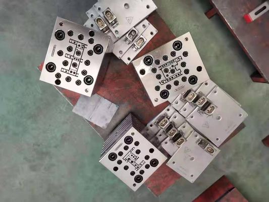 Profil de cadre de fenêtre en PVC Extrusion de moule de moulage Outils EKO pour une productivité et une efficacité élevées