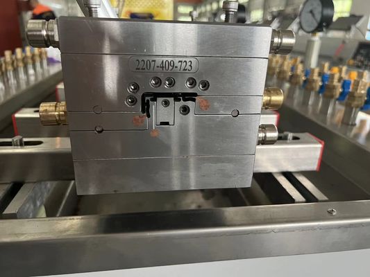 Moulins d'extrusion de matériau de moule 3Cr17 pour intérieur pour la production personnalisée de moules de profil
