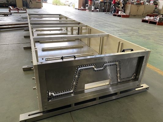 Outils d'extrusion de pare-chocs de protection contre les inondations en PVC plastique de haute productivité par Eko Mould