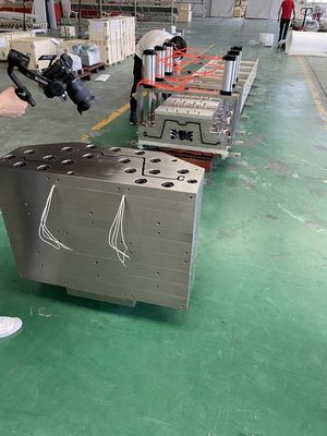 Outils d'extrusion de pare-chocs de protection contre les inondations en PVC plastique de haute productivité par Eko Mould