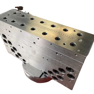 Co-extrusion Wallboard Asa Pc Pe Upvc Profil Extrusion moules sous pression dans le PVC argenté