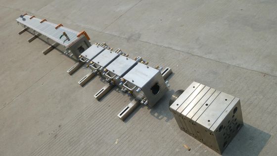 Moulures d'extrusion de produits de revêtement de sol en WPC avec EKO et matériau de moulage 3Cr17