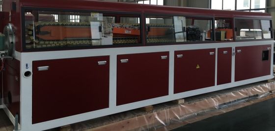 Machine de fabrication de profilés de revêtement en plastique PE WPC à double vis pour 150-200 kg/h Capacité