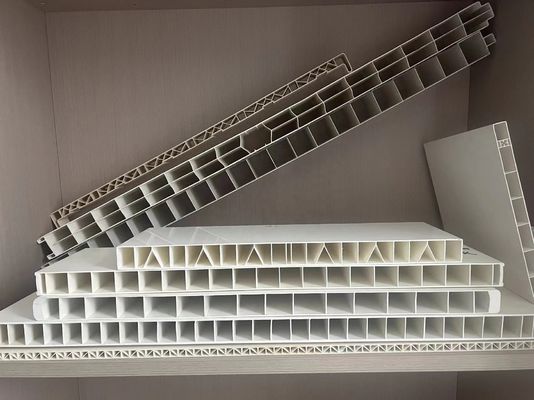 Machine d'extrusion de panneau de porte en UPVC/WPC pour les travaux de construction