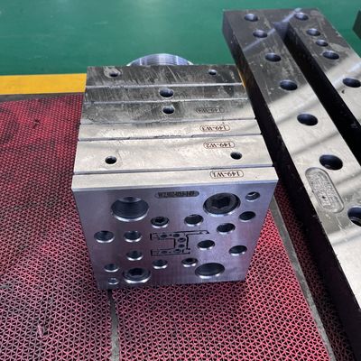 Profiles en plastique d'extrusion pour fenêtres en PVC/UPVC argenté Forme pour les séries 70 et 60