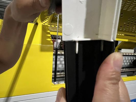 Finition argentée UPVC moule de bande de bordure de porte avec conception personnalisée et matériau 3CR17