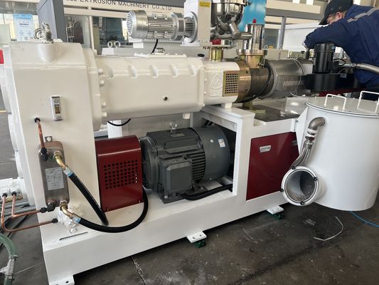 La ligne d'extrudeuse de co-extrusion PE est le choix ultime pour la production de matériaux en bois plastique