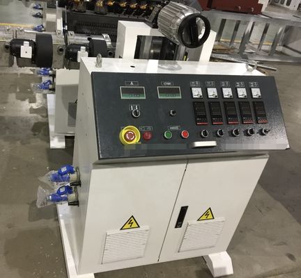 La ligne d'extrudeuse de co-extrusion PE est le choix ultime pour la production de matériaux en bois plastique