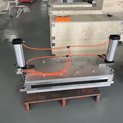 L'extrusion de moule de polissage de galvanoplastie pour la ligne de production de panneaux muraux en WPC