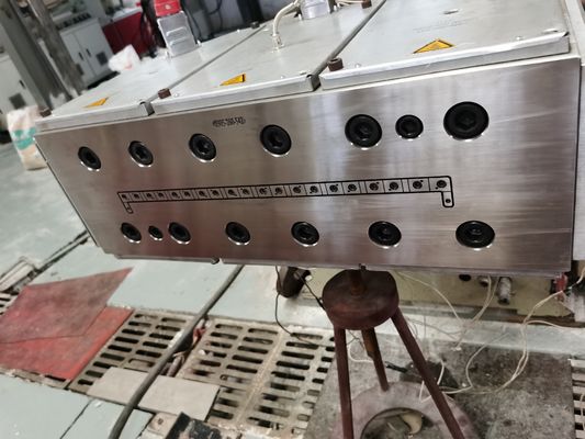 Vendeur Moule de produits ménagers en UPVC pour panneaux de rebord de fenêtre Extrusion moulage sous pression