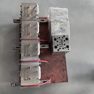 Ligne d'extrusion de moule à cadre de fenêtre en UPVC de taille personnalisée avec polissage par galvanoplastie