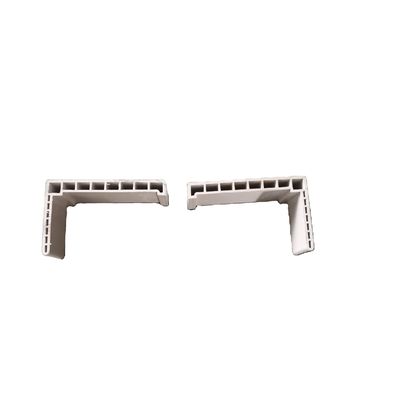 Deux cavités de moule à matrices d'extrusion d'argent pour façonner le cadre de porte en UPVC et le revêtement en argent