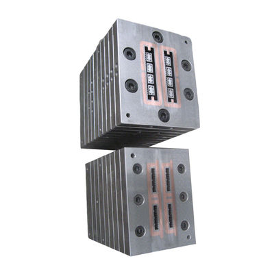 Moulures de polissage par électroplatage en UPVC pour portes et fenêtres à extrusion PE personnalisables