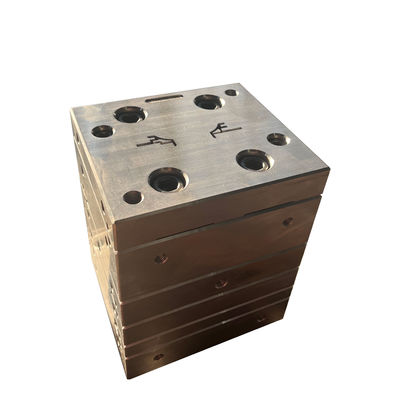 Machine de fabrication de portes et de fenêtres en PVC personnalisable avec moules de profilés de fenêtre en PVC