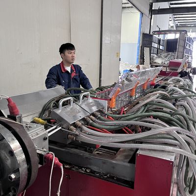 Processus de création de profilés de plaques de base en PVC