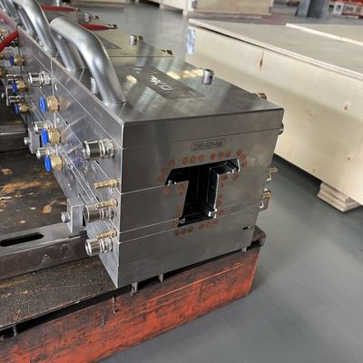 AutoCAD Design Moldes de profilés en PVC en argent pour l'extrusion de fenêtres et de portes dans divers modèles