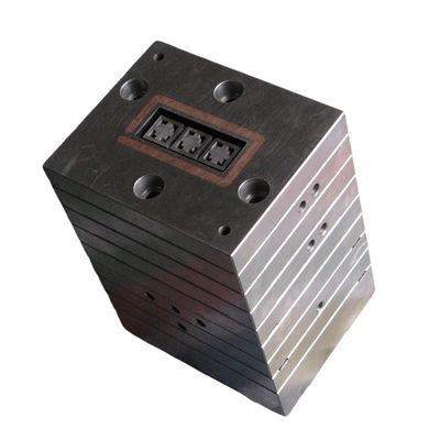 Profiles WPC PE PP personnalisés, moule de conception par extrusion pour les produits ménagers en argent