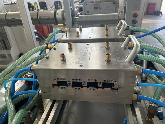 Traitement de surface de polissage par galvanoplastie WPC Moule pour PE WPC et PVC WPC extrusion