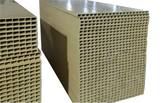 Ligne de production d'extrusion de profilés en plastique pour PVC