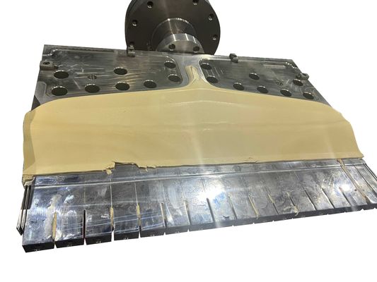 Ligne de production d'extrusion de profilés en plastique pour PVC