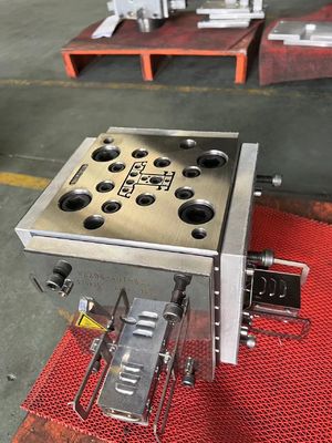 Forme de cavité 1 pour profilé de fenêtre en PVC