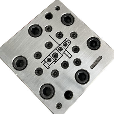 Outil d'extrusion de profil de plateau de base en plastique UPVC pour les performances de conception AutoCAD