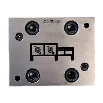 Moule de profilé de fenêtre à extrusion en UPVC avec traitement de surface de polissage par galvanoplastie