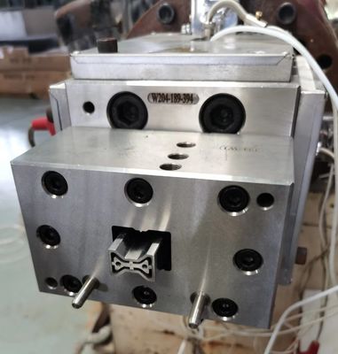 1 Moule d'extrusion PE WPC à cavité pour revêtement de sol/panneau de porte