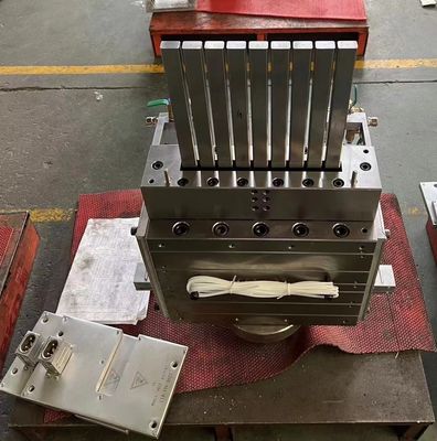 Moulures de panneaux extérieurs pour PE argenté Extrusion en bois plastique de plancher et de porte de terrasse