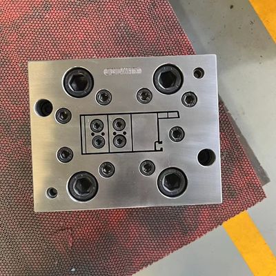 Modèle d'outil de moulage par extrusion de profilé de fenêtre en UPVC de la série 60 pour taille personnalisée