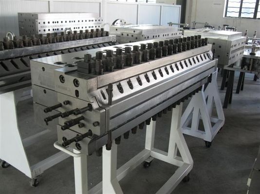 Matériau d'assemblage de la maison entière AutoCAD Modèle d'extrusion de mousse en mousse plastique en bois en UPVC