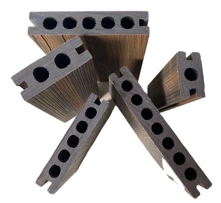 Outils d'extrusion de moules de revêtements de sol et de panneaux muraux en PE conçus par AutoCAD pour fenêtres profilées