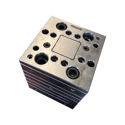 Profil extérieur Produit pour fenêtres 3CR17 Moldes et étalonnage de troncs en PVC avec réservoir d'eau