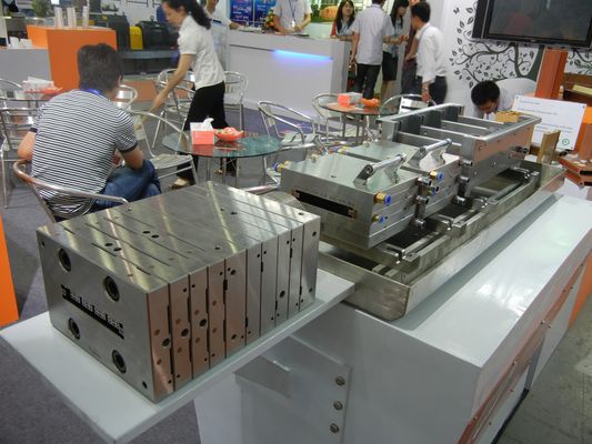 AutoCAD Conçu WPC PVC Pipe Extrusion Die pour les profils PE PP et les produits ménagers