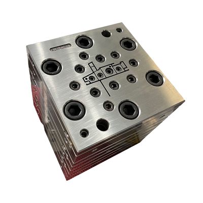 Extrusion de pièces de profilés en PVC hautement résistants pour moules de produits ménagers pour fenêtres et portes