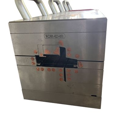 Extrusion de pièces de profilés en PVC hautement résistants pour moules de produits ménagers pour fenêtres et portes