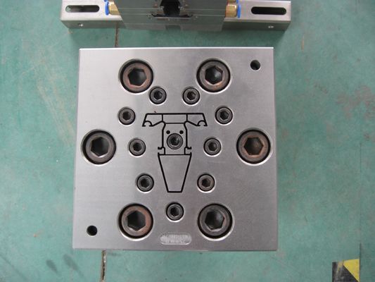 Taille du client Moule d'extrusion de profilés en PVC pour ligne de production de fenêtres et de portes