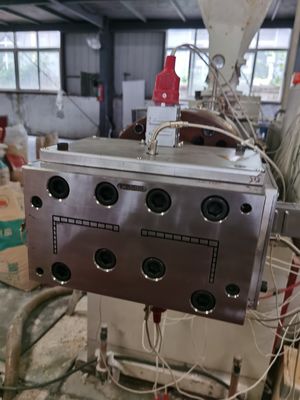 Tissus à extrusion de profilé de fenêtre en PVC argenté pour différentes conceptions et architectures de verrouillage