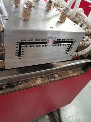 Tissus à extrusion de profilé de fenêtre en PVC argenté pour différentes conceptions et architectures de verrouillage