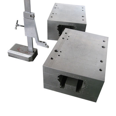 Les profils en WPC PE PP en forme d'argent sont fabriqués à partir de moules de moulage par extrusion pour des performances élevées